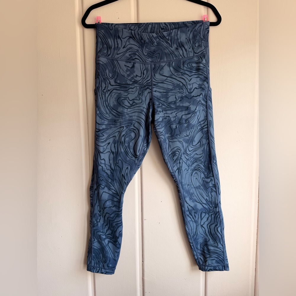 Athleta Blue Swirl Women's Leggings 7/8 tights ultimate stash pockets